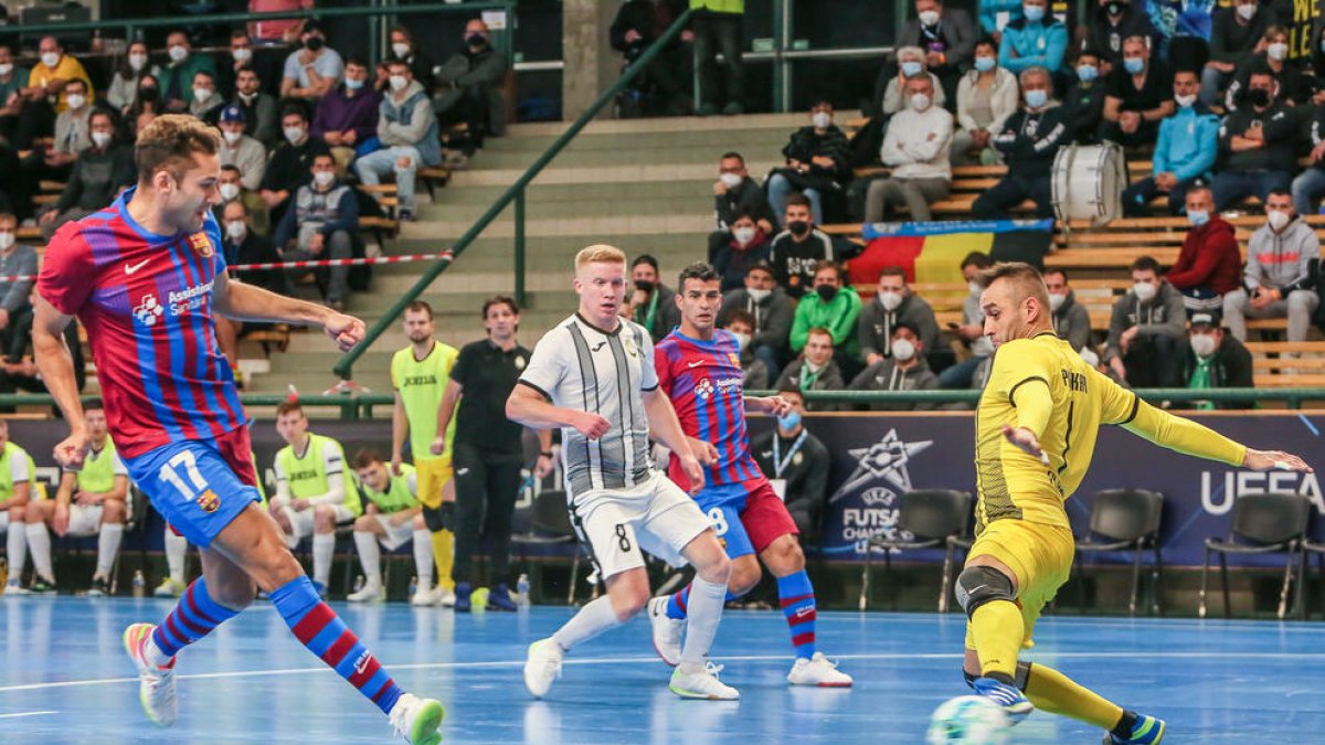 Pito, anotando el tercer tanto del partido de ayer.