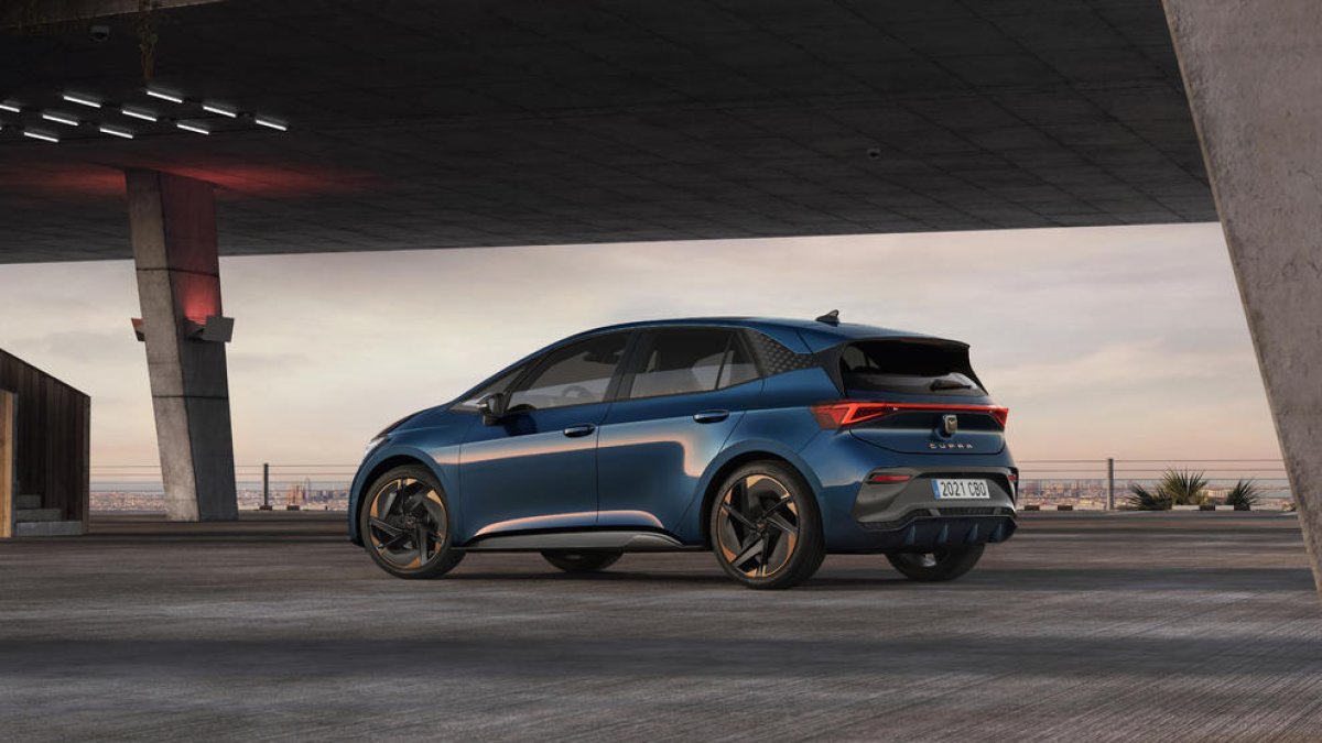 Cupra obre el camí de l'electrificació amb el Born