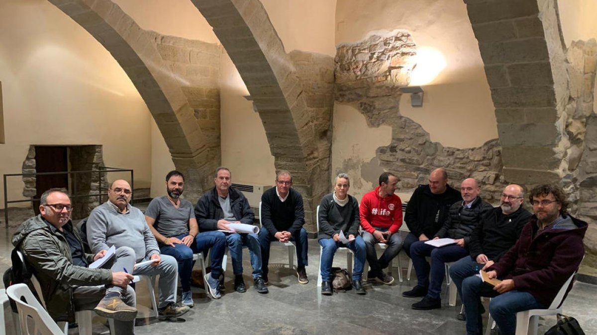 Imatge dels assistents a la reunió que es va fer ahir a Barbens.