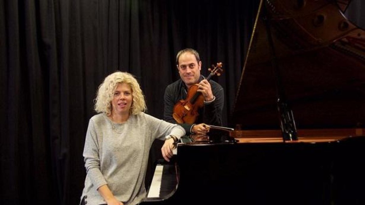La pianista Oksana Shymanska y el violinista Alfons Pérez.