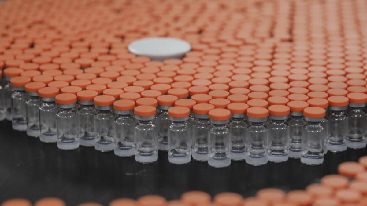 La Xina aprova per primera vegada l'ús comercial d'una vacuna contra la covid