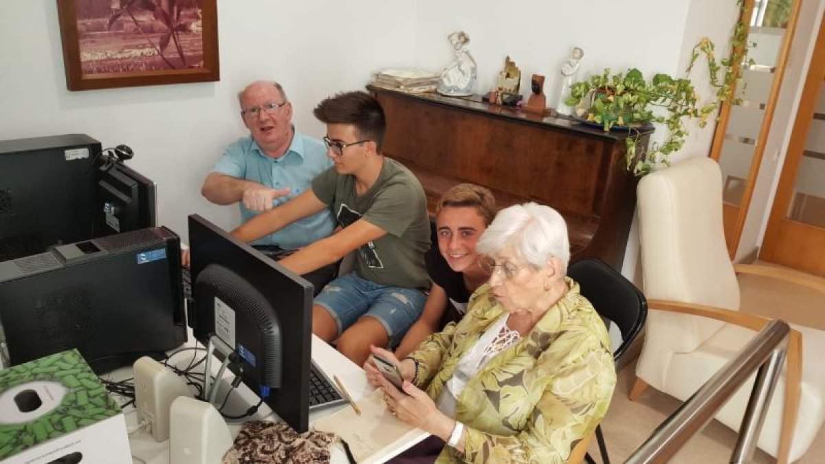 Els jocs de taula són una de les activitats més esperades pels residents.