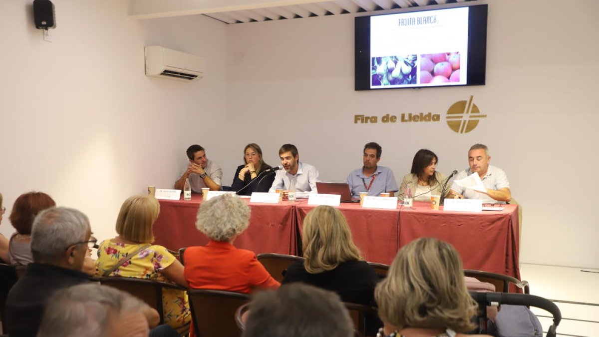 Imagen de la mesa redonda sobre las explotaciones en l’Horta.