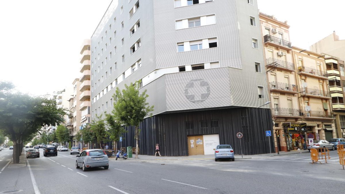 Imagen del exterior de la clínica en Prat de la Riba, ayer por la tarde.