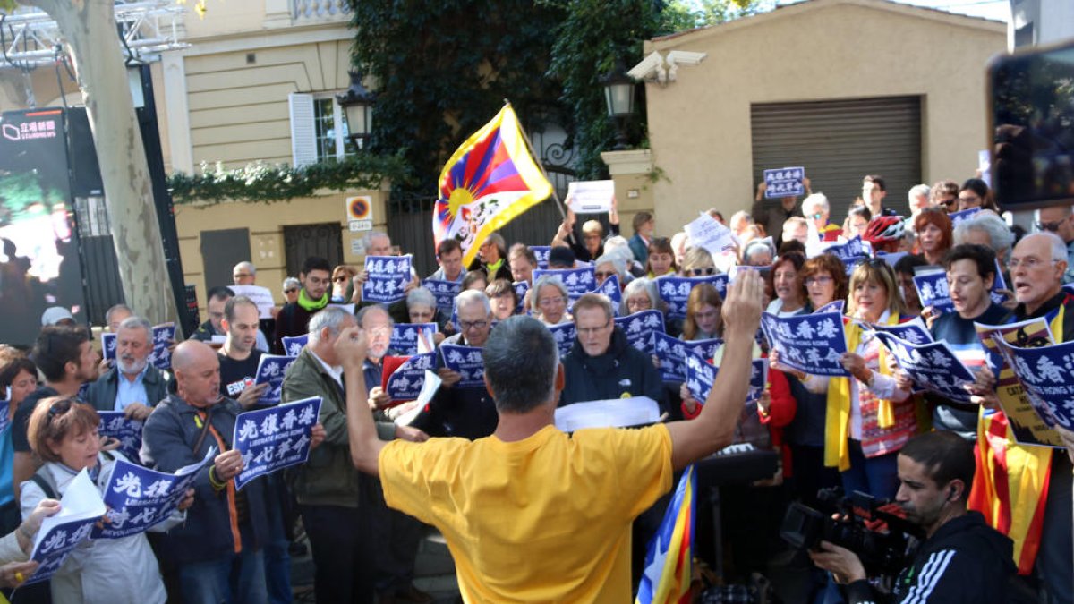Protesta davant del consolat xinès