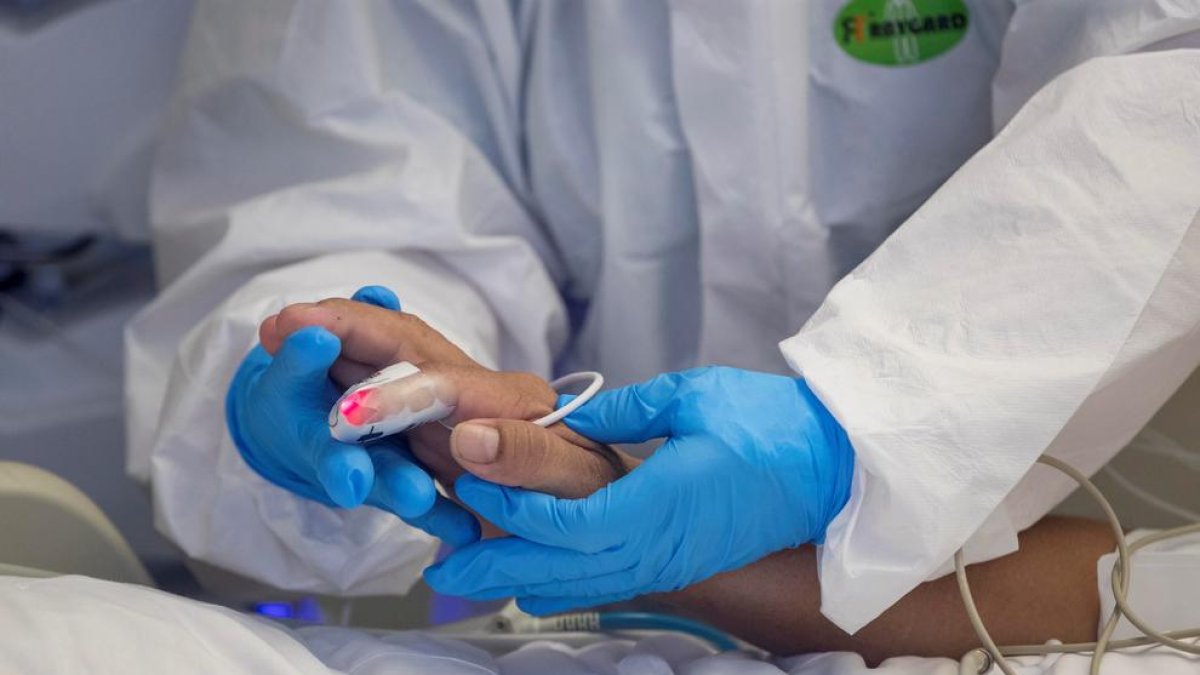 Se casan en el hospital minutos antes de ser intubados por coronavirus