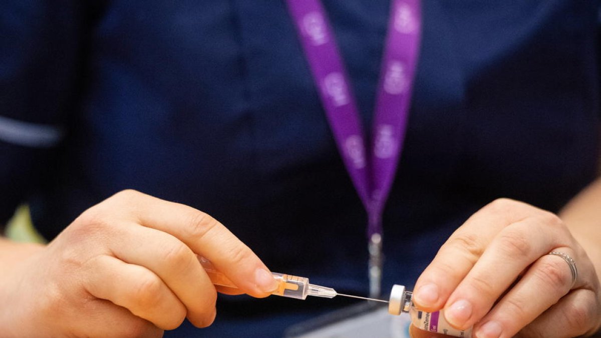 Nueva mutación en la llamada 'variante británica' del coronavirus