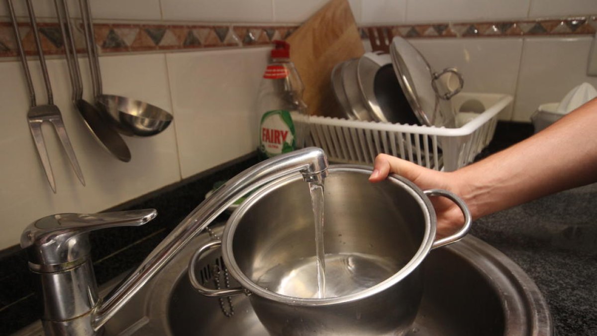 El consumo doméstico de agua ha aumentado con el confinamiento.