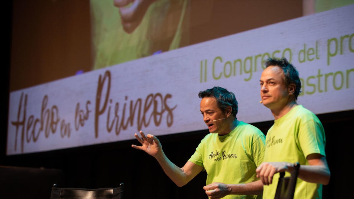 Los hermanos Torres, ayer en la inauguración de las ponencias del certamen de Huesca.