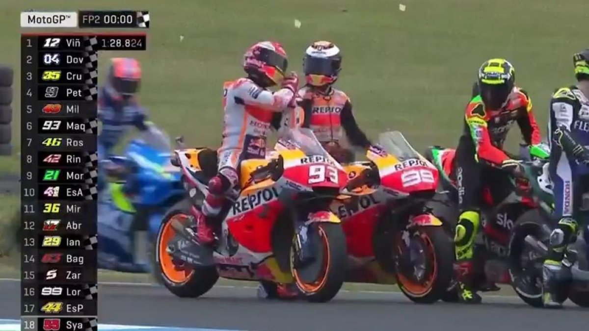 VÍDEO. Márquez esbronca Lorenzo després d'un incident durant els entrenaments