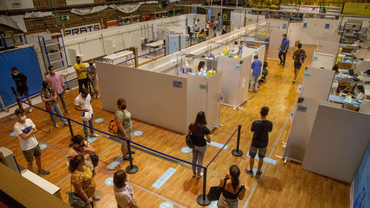 El centre de vacunació contra la Covid al pavelló Onze de Setembre de la capital.