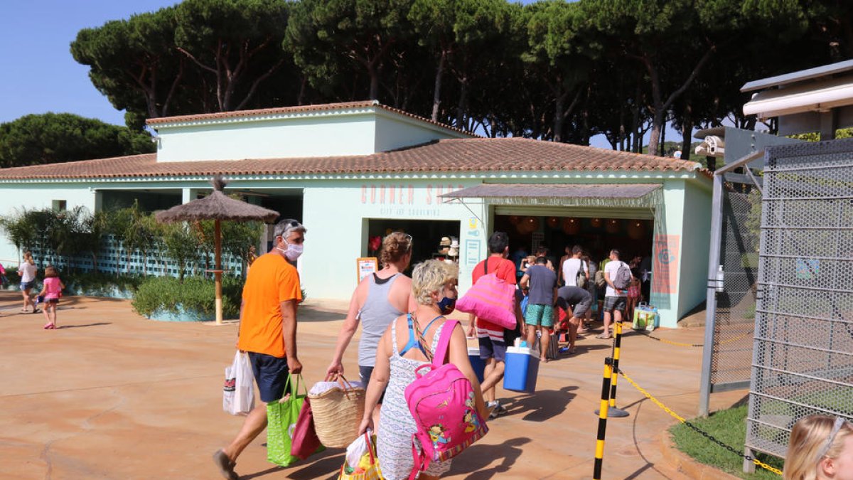 Els principals parcs aquàtics de Girona obren amb restriccions