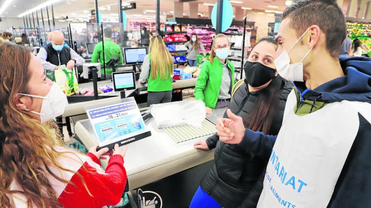 Voluntaris del Banc dels Aliments al Gran Recapte del 2020.