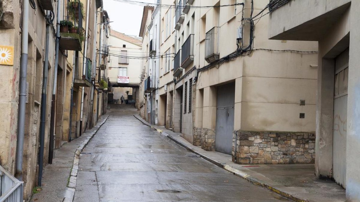 El carrer Sant Agustí arriba fins a la plaça de Sant Antoni.