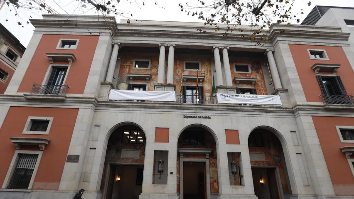 Imagen reciente de la fachada de la Diputación.