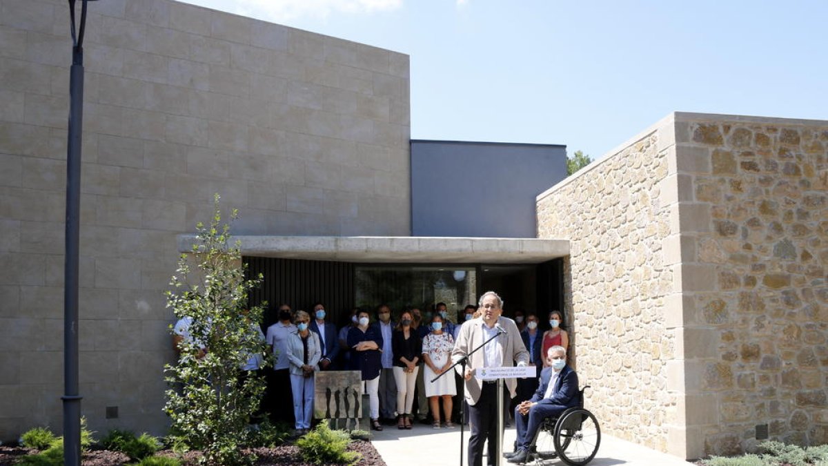 Quim Torra durante la inauguración de la sede del ayuntamiento de Bassella.
