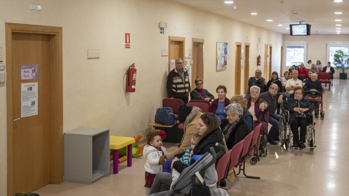 El CAP de Guissona tiene cuatro médicos y largas listas de espera.