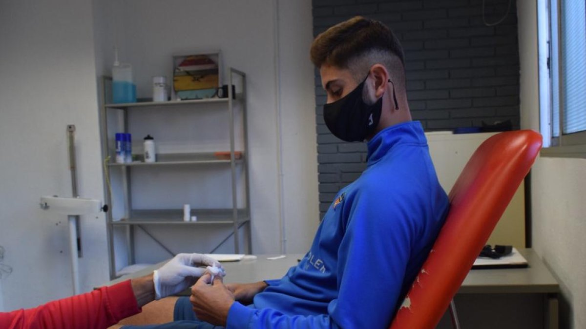 Nico Van Rijn, ayer en el momento de someterse al test de la Covid-19.