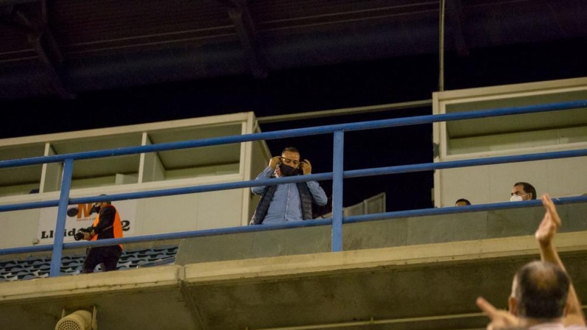 Jordi Esteve, arribant a la llotja del Camp d'Esports