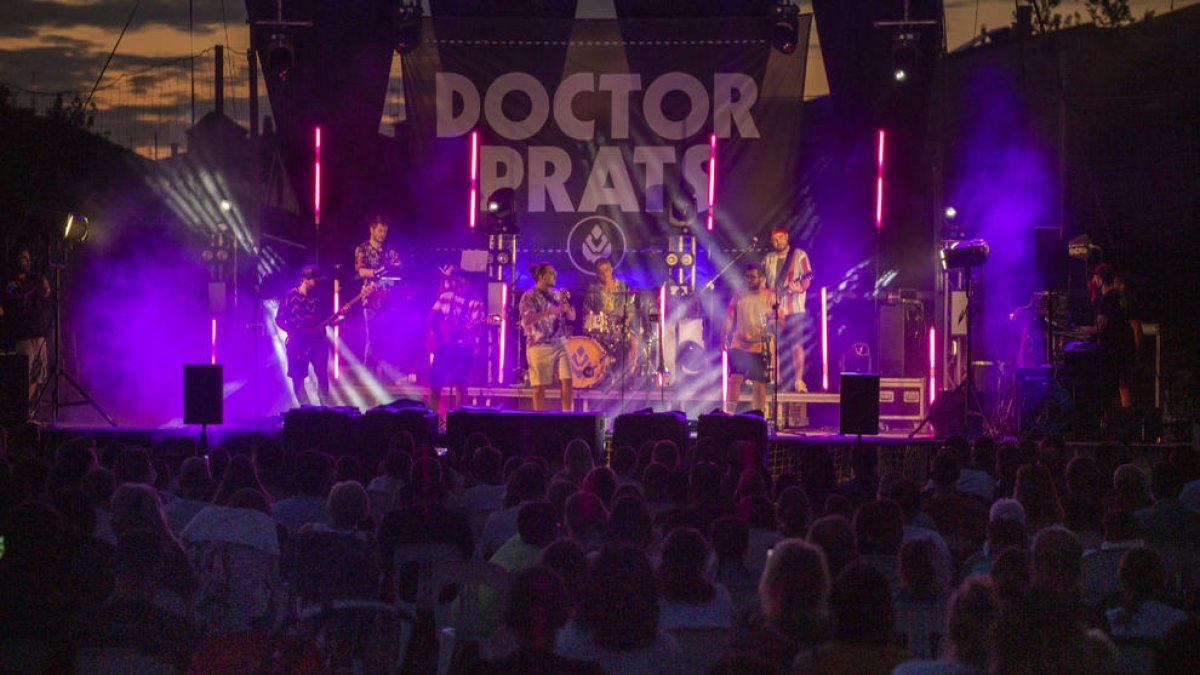 Les festes van continuar ahir a Agramunt, on Doctor Prats va aconseguir omplir el camp de futbol amb entrades esgotades de fa dies.