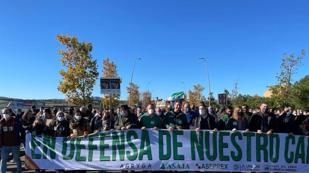 Protesta ayer de agricultores en Extremadura por la crisis.