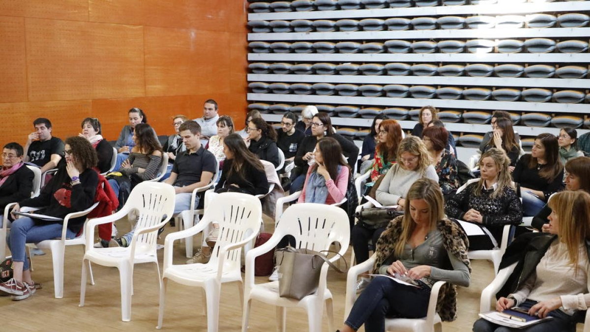 Vista dels participants ahir a la jornada celebrada al Centre Cívic de Balàfia.