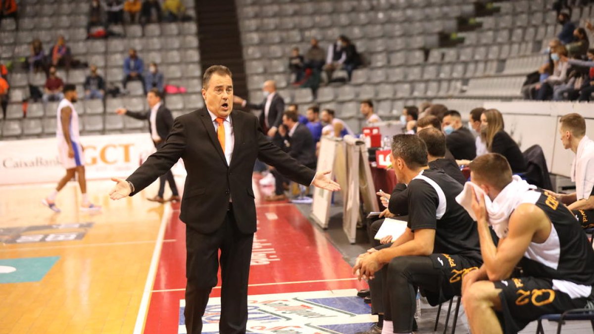 Gustavo Aranzana, durant el primer partit davant de l’Almansa.