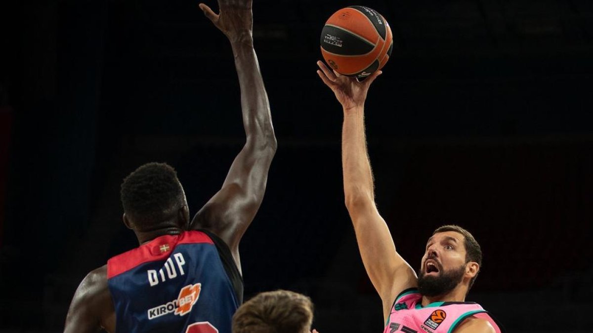 Nicola Mirotic, en una acción del partido de ayer.