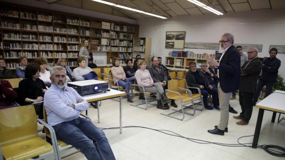 Larrosa presentó ayer la otra fase de renovación del alcantarillado.