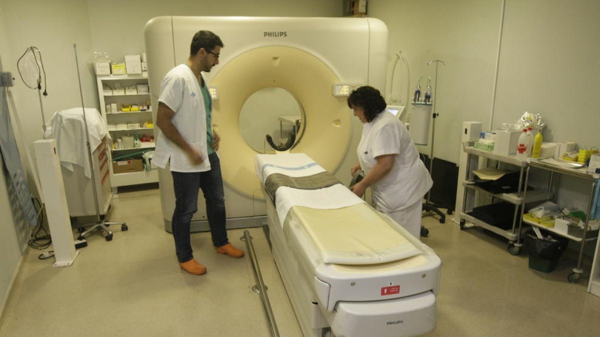 Imatge d’arxiu d’un TAC a la unitat de Radiologia.