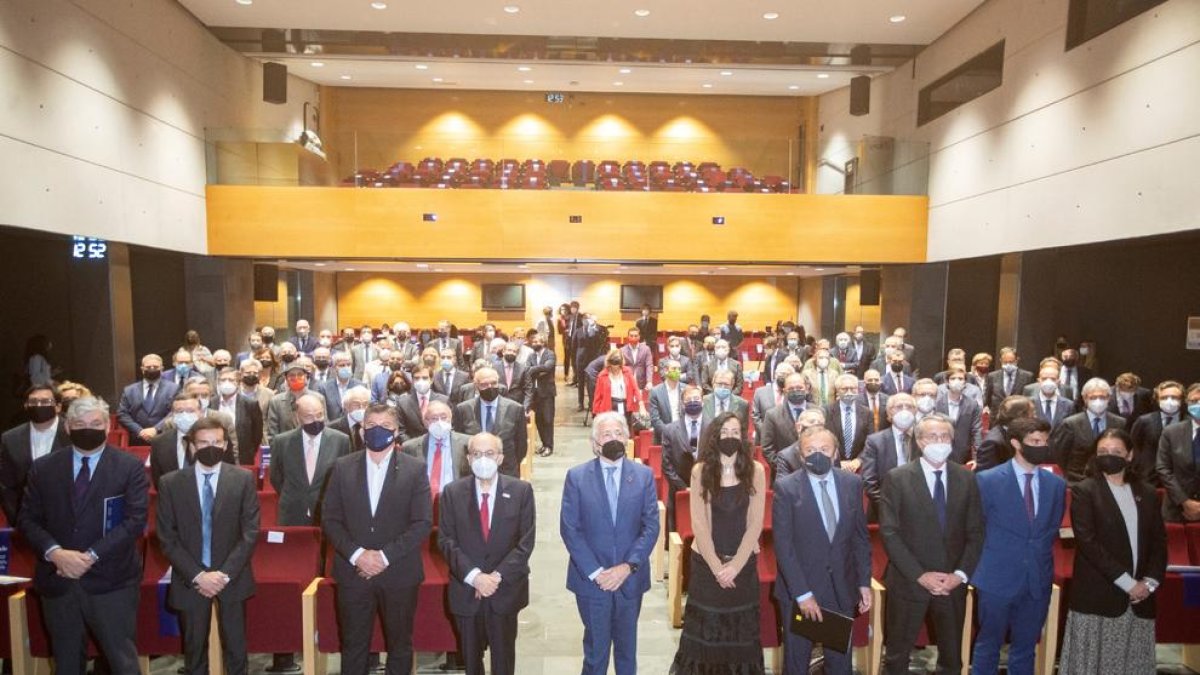 El mundo económico catalán se reunió ayer en Barcelona para defender la ampliación de El Prat.