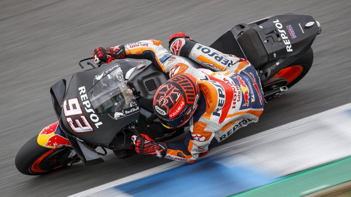 Marc Márquez ayer durante la segunda y última sesión de ensayos oficiales en el circuito de Jerez.