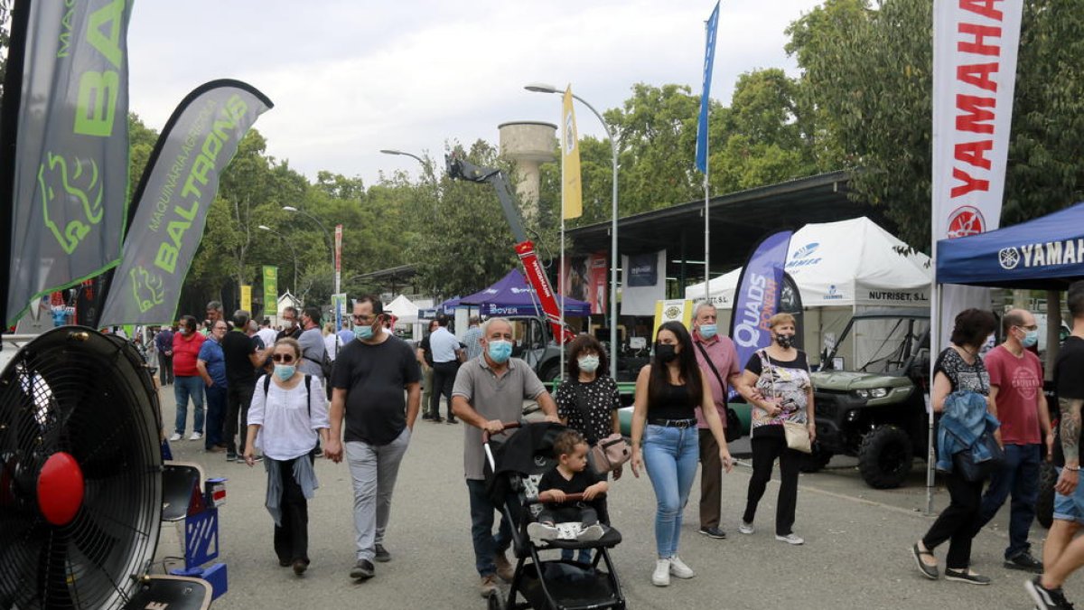 Els expositors de la Fira de Sant Miquel de Lleida constaten menys visitants però més ganes de comprar