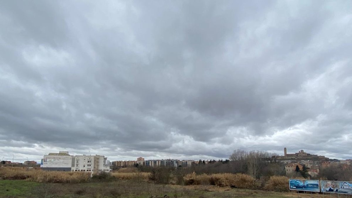 Carrefour disposa de terrenys en aquesta zona al costat de l’Ll-11 des de fa més de vint anys.