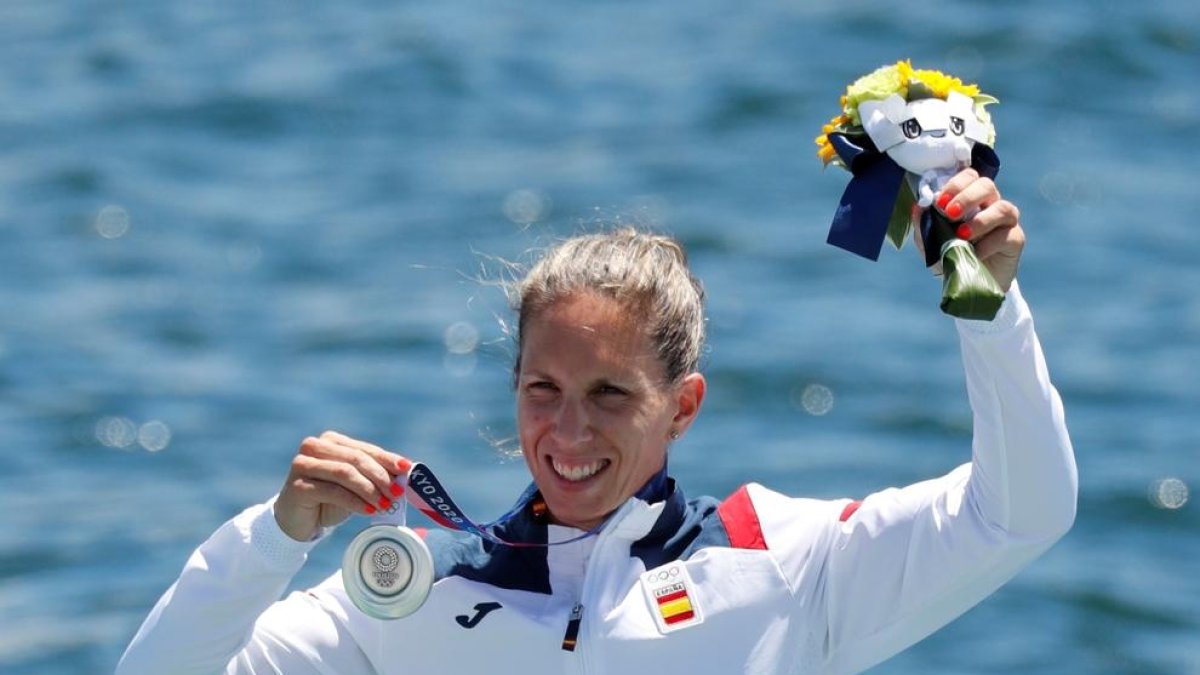 Teresa Portela, con la medalla de plata que conquistó en sus sextos Juegos Olímpicos.