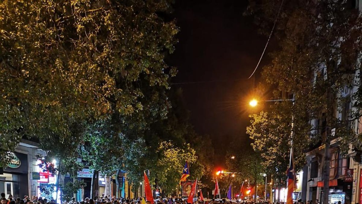 Manifestació estudiantil per la llibertat dels presos, ahir.