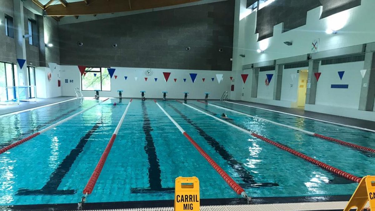 La piscina cubierta de El Pont de Suert abrió ayer al público.
