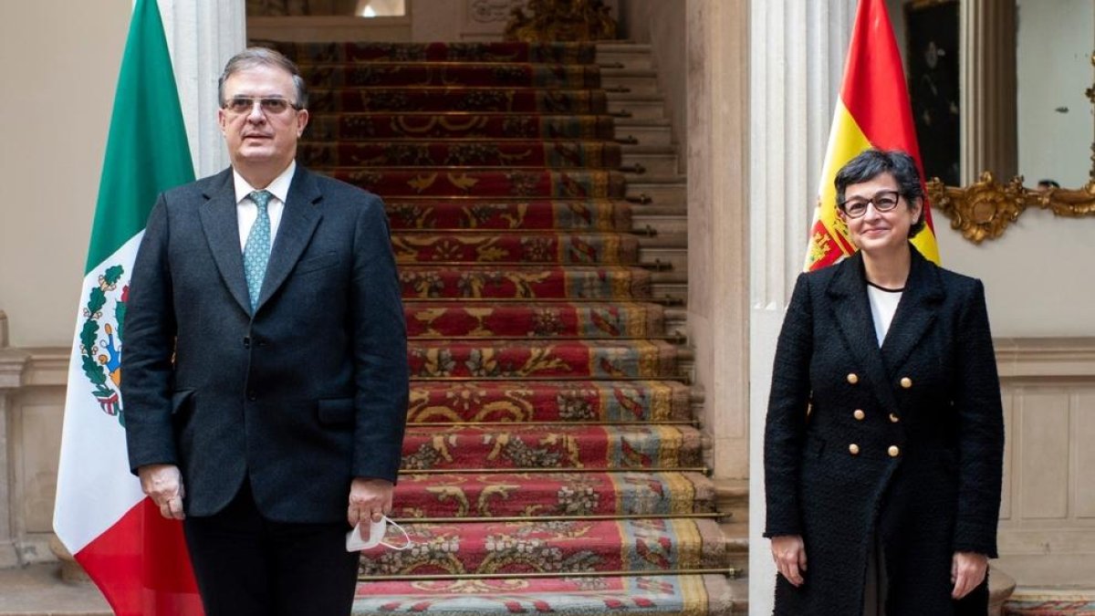 La ministra d’Afers Exteriors, Arancha González Laya, i el seu homòleg de Mèxic, Marcelo Ebrard.