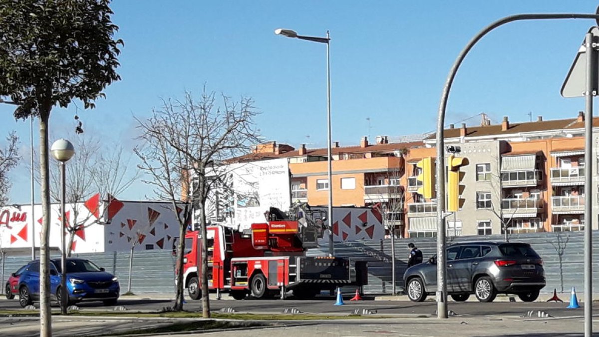 Estructura del cartell malmès per les ratxes de vent