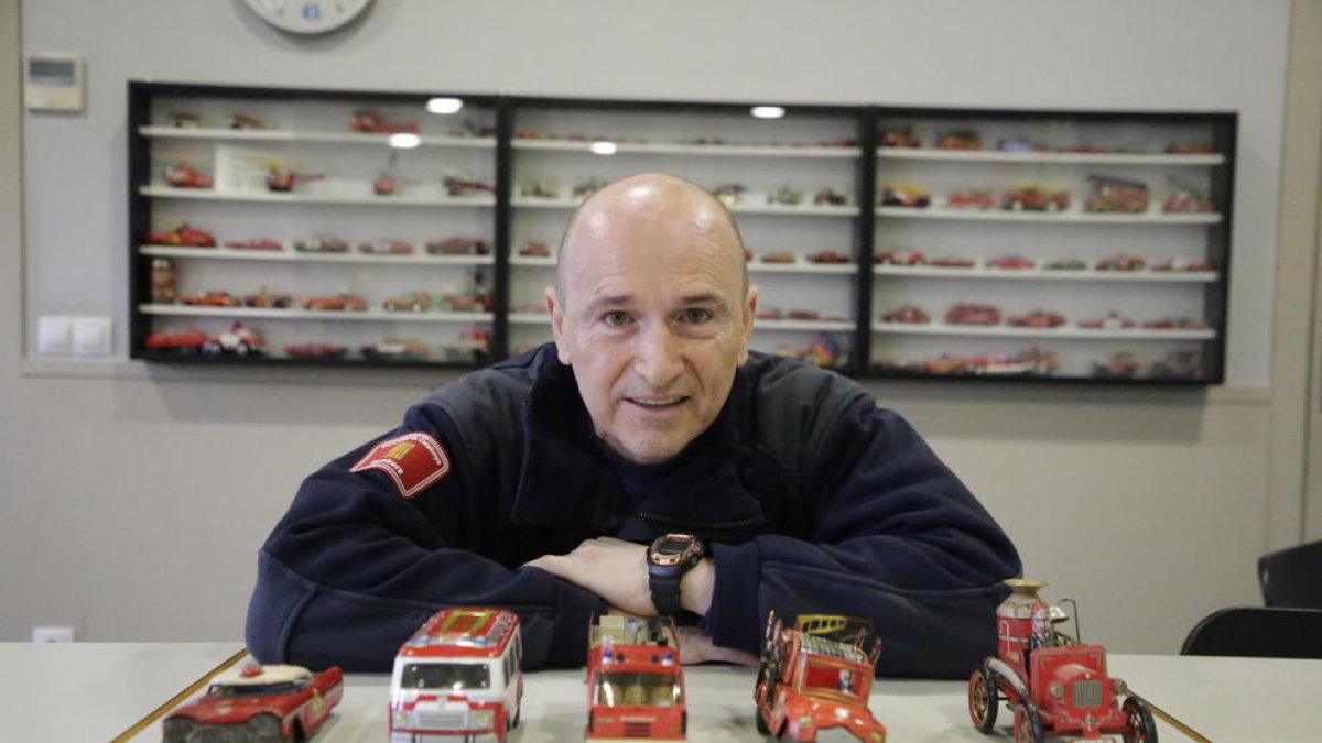 Los juguetes reproducen los vehículos de distintos países.