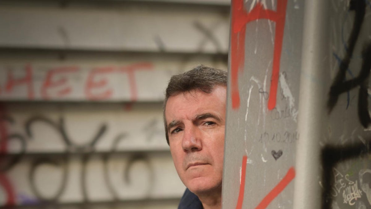 Emili Bayo: “No és una novel·la sobre el procés, però tenia el deure moral de parlar-ne”