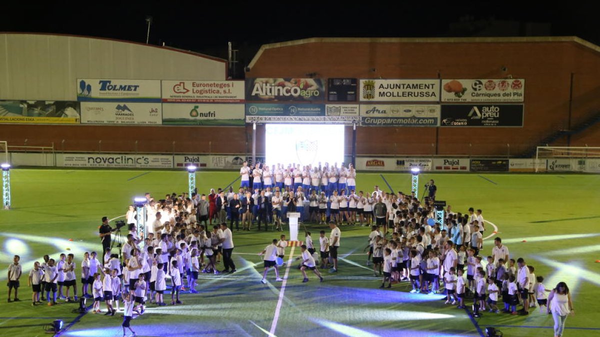El Mollerussa presenta a sus 24 equipos a la afición