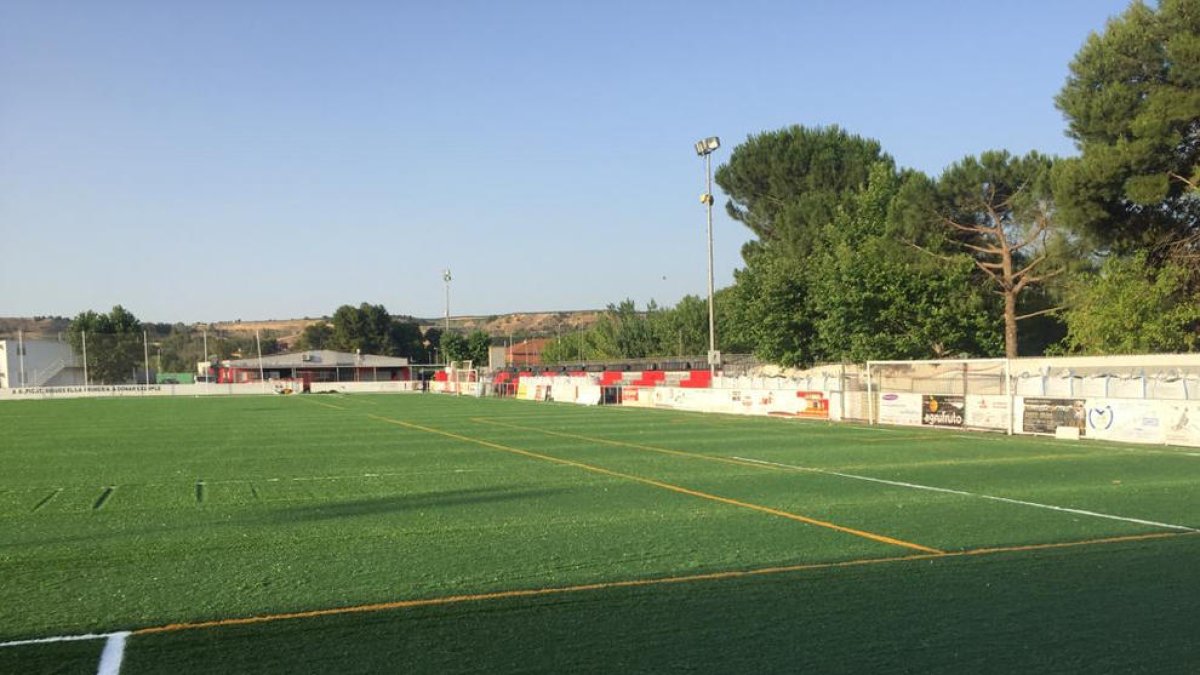 Renovació de la gespa artificial a Alpicat