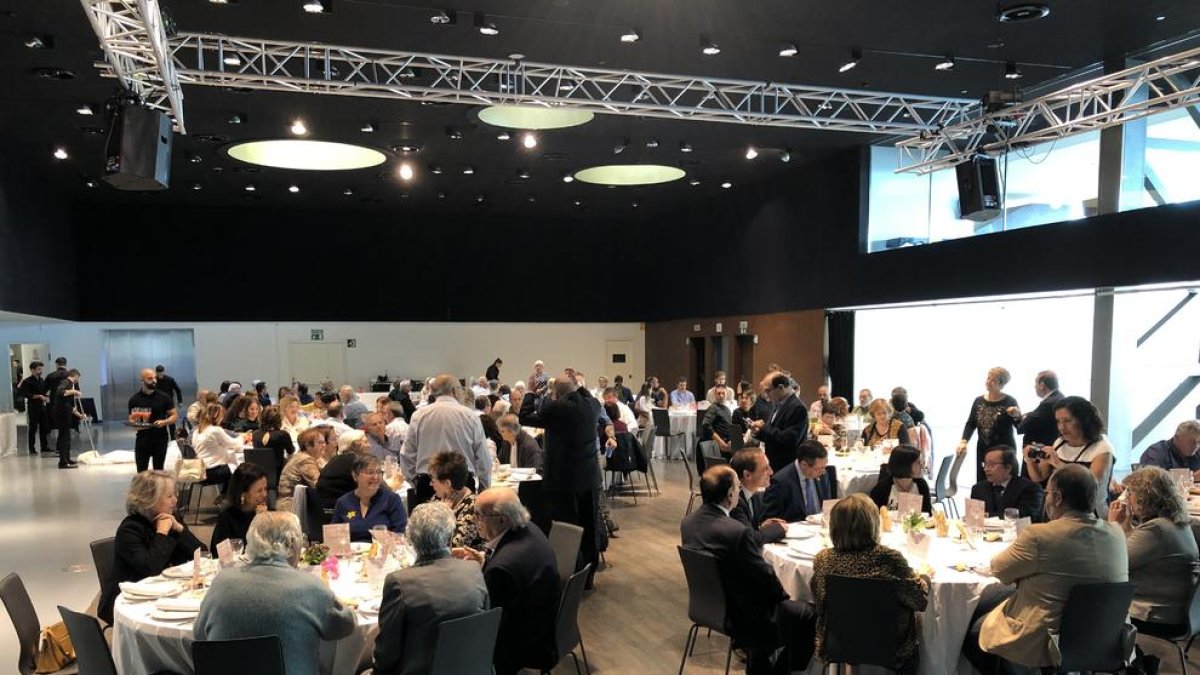 Almuerzo de celebración de los diez años de ‘Amill’, ayer en la Llotja de Lleida.