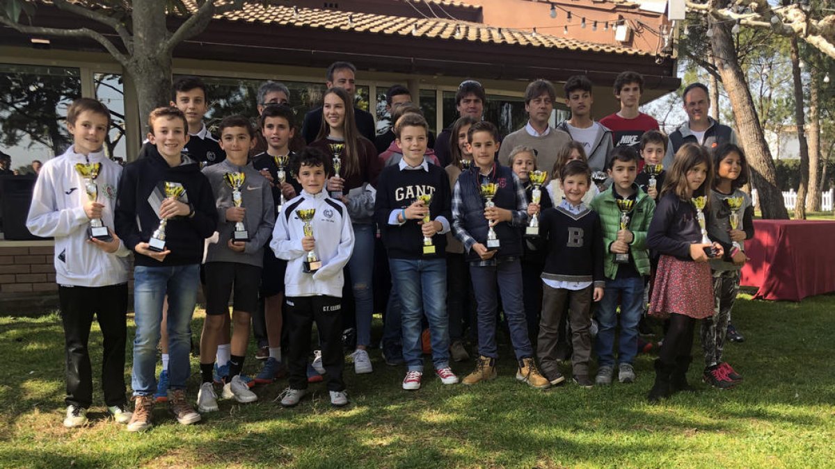 En la imagen, los ganadores del campeonato social del CT Lleida.