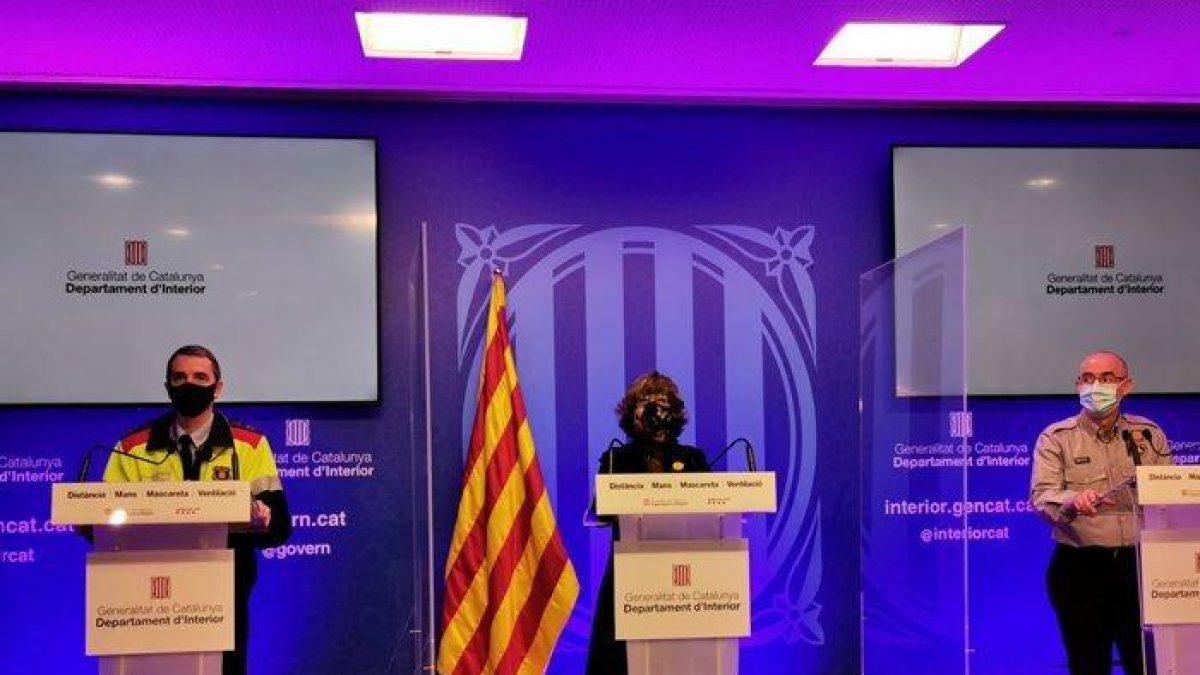 La rueda de prensa de los representantes del departamento de Interior.