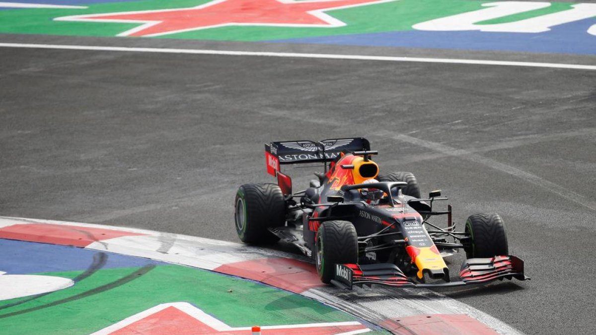 Max Verstappen, de la escudería Red Bull, durante la sesión de calificación de ayer.