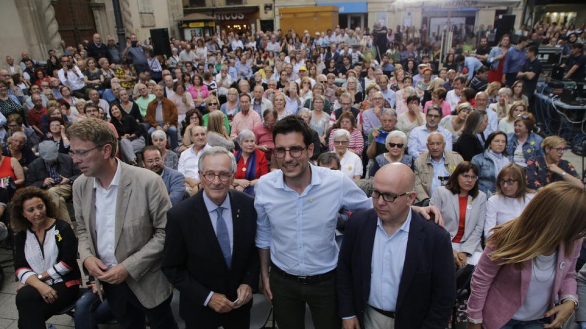 Postius, amb Trias i Boye a l’acte final de JxCat a la plaça Sant Francesc.