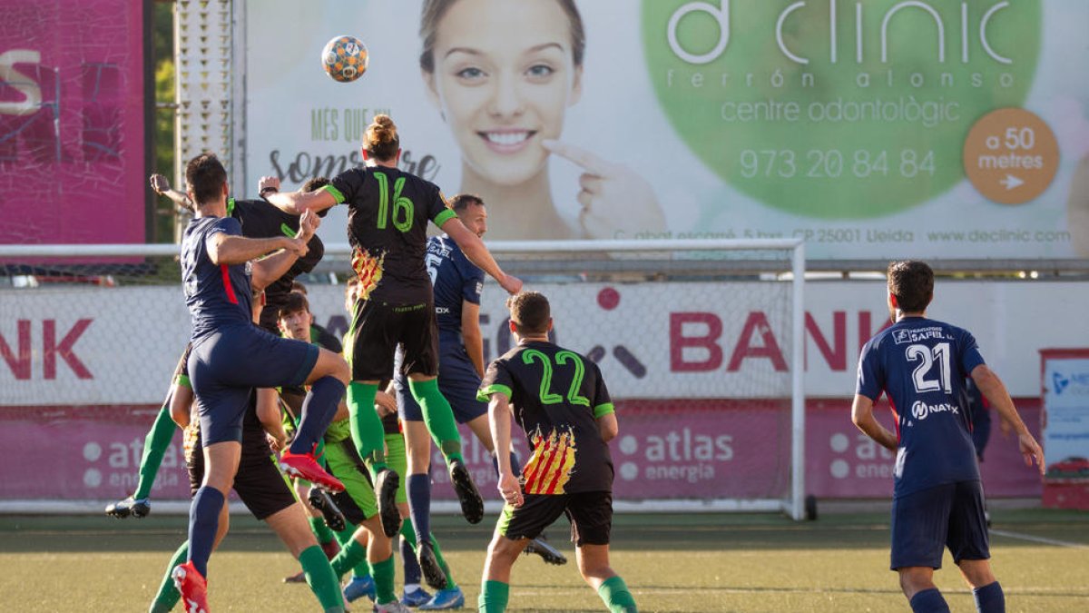 Una acció del partit d’ahir jugat a Cappont.