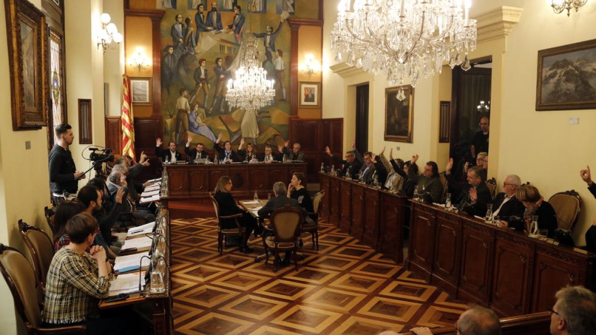Imatge d’arxiu d’una votació durant un ple de la corporació provincial aquest mandat.